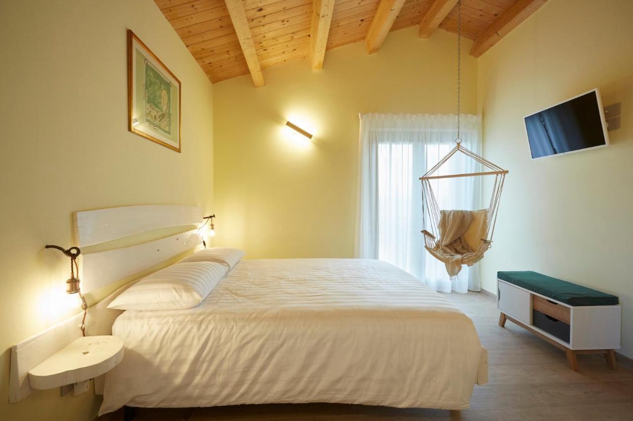 Agriturismo Nido Delle Rondini Macerata Bagian luar foto